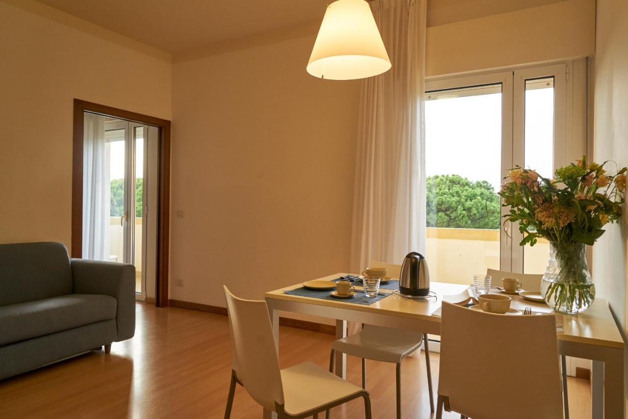 Aparthotel La Pineta Lido di Jesolo Exterior photo
