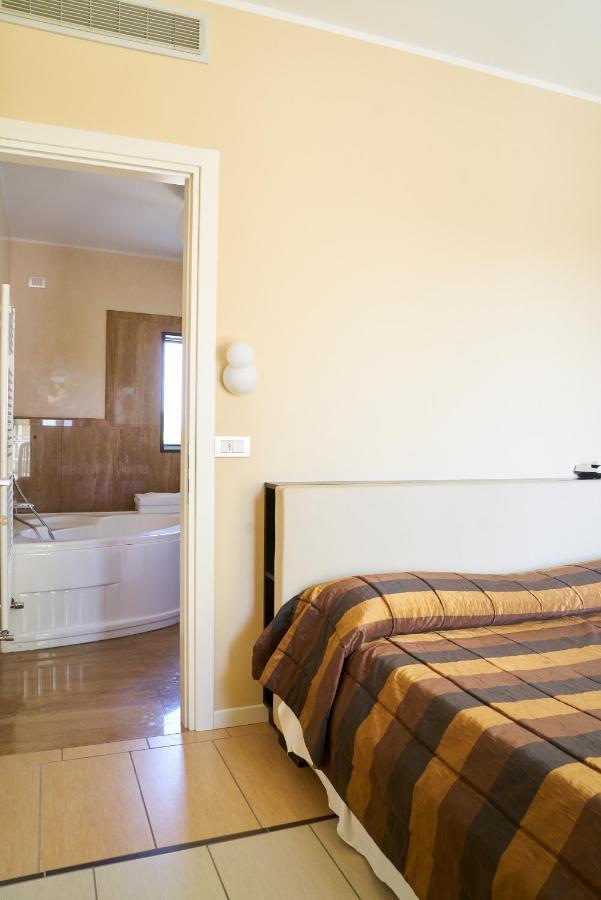 Aparthotel La Pineta Lido di Jesolo Exterior photo
