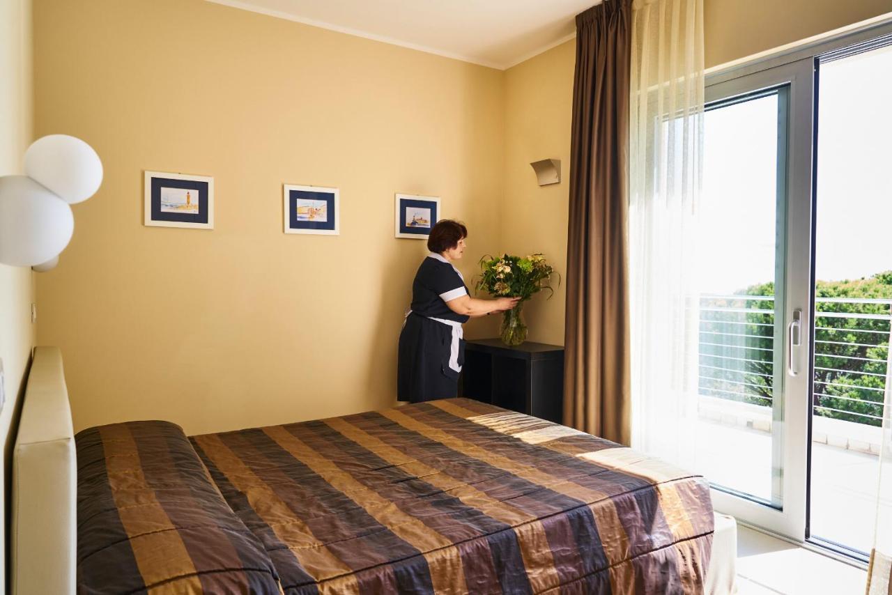 Aparthotel La Pineta Lido di Jesolo Exterior photo