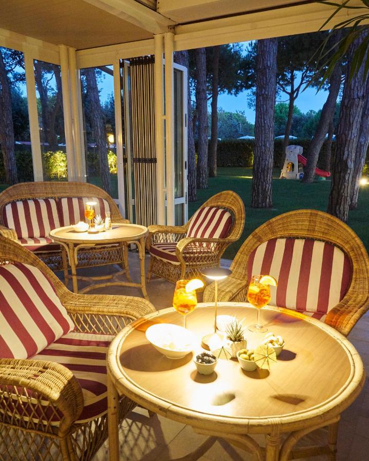 Aparthotel La Pineta Lido di Jesolo Exterior photo