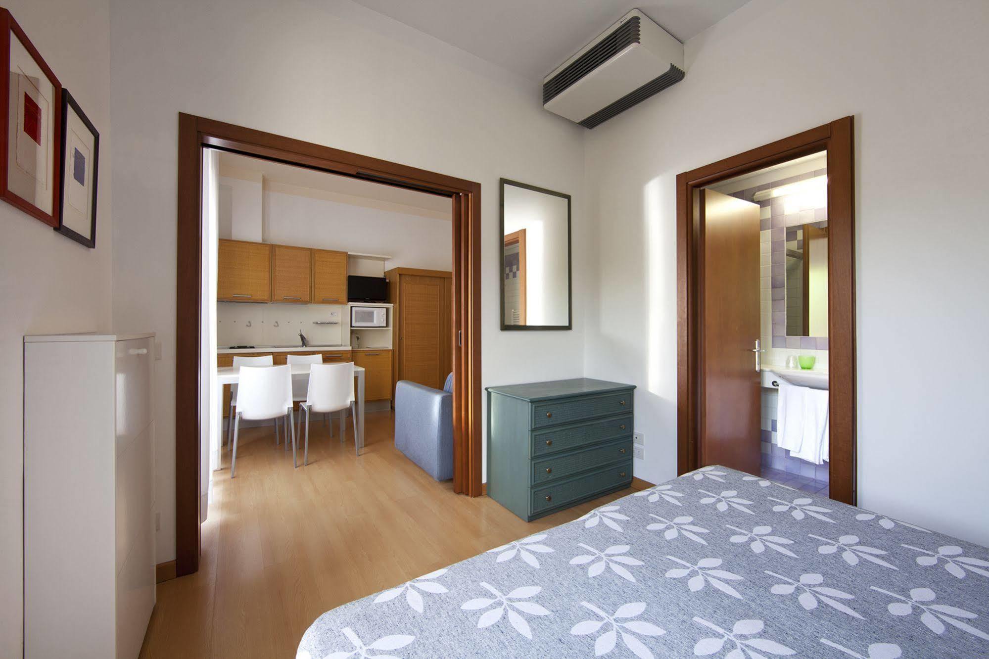 Aparthotel La Pineta Lido di Jesolo Exterior photo